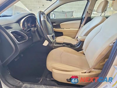Zdjęcie 7 z 12 samochodu: 2012 CHRYSLER 200 TOURING VIN:1C3CCBBB4CN119714 - miniatura