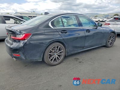 Trzecie zdjęcie samochodu z tyłu: 2021 BMW 330I VIN:3MW5R1J01M8B94868 - miniatura
