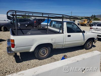 Trzecie zdjęcie samochodu z tyłu: 1991 TOYOTA PICKUP DELUXE VIN:JT4RN81P0M5117511 - miniatura