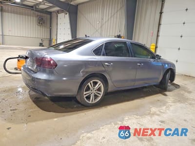 Trzecie zdjęcie samochodu z tyłu: 2015 VOLKSWAGEN PASSAT SE VIN:1VWBV7A34FC051551 - miniatura