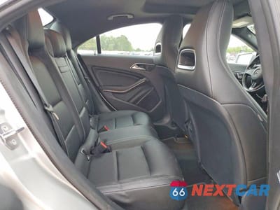 Zdjęcie 10 z 13 samochodu: 2019 MERCEDES-BENZ CLA 250 4MATIC VIN:WDDSJ4GB0KN722567 - miniatura