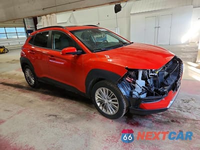 Czwarte zdjęcie samochodu z boku: 2020 HYUNDAI KONA SEL PLUS VIN:KM8K6CAA8LU567260 - miniatura