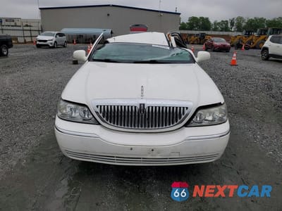 Piąte zdjęcie samochodu w środku: 2009 LINCOLN TOWN CAR SIGNATURE LIMITED VIN:2LNHM82V49X618785 - miniatura