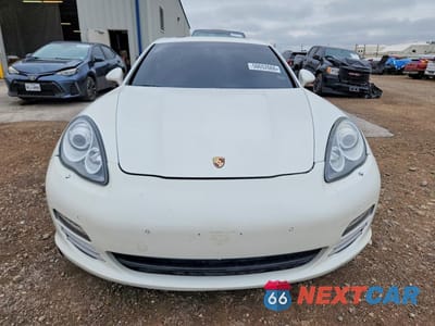 Piąte zdjęcie samochodu w środku: 2011 PORSCHE PANAMERA 2 VIN:WP0AA2A74BL011156 - miniatura