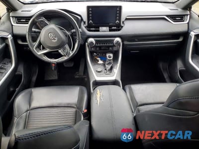 Zdjęcie 8 z 13 samochodu: 2019 TOYOTA RAV4 HYBRID XSE VIN:JTMEWRFV1KJ005247 - miniatura