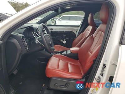 Zdjęcie 7 z 14 samochodu: 2019 VOLVO XC40 T5 MOMENTUM VIN:YV4162UK7K2052370 - miniatura