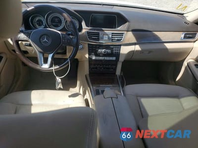 Zdjęcie 8 z 11 samochodu: 2014 MERCEDES-BENZ E 350 VIN:WDDHF5KB3EA805947 - miniatura