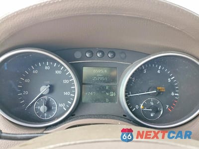 Zdjęcie 9 z 12 samochodu: 2007 MERCEDES-BENZ GL 450 4MATIC VIN:4JGBF71E57A223435 - miniatura