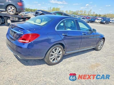 Trzecie zdjęcie samochodu z tyłu: 2016 MERCEDES-BENZ C 300 4MATIC VIN:55SWF4KB1GU119457 - miniatura