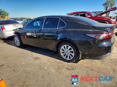 Drugie zdjęcie samochodu z przodu: 2021 TOYOTA CAMRY VIN:4T1C11AKXMU603371 - miniatura