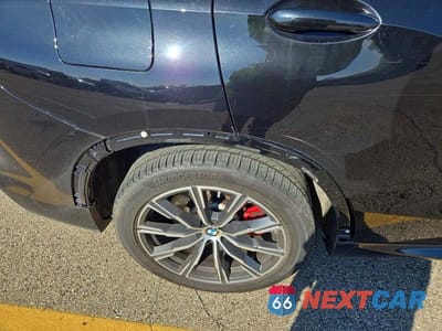 Zdjęcie 12 z 14 samochodu: 2021 BMW X5 M50I VIN:5UXJU4C01M9F71043 - miniatura