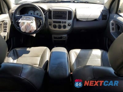 Zdjęcie 8 z 13 samochodu: 2003 FORD ESCAPE XLT VIN:1FMYU93113KE02680 - miniatura