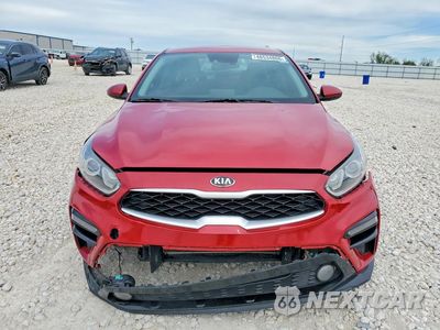 Piąte zdjęcie samochodu w środku: 2020 KIA FORTE LXS VIN:3KPF24AD5LE251539 - miniatura