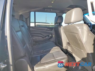 Zdjęcie 11 z 14 samochodu: 2019 CHEVROLET SUBURBAN VIN:1GNSCHKC3KR219692 - miniatura