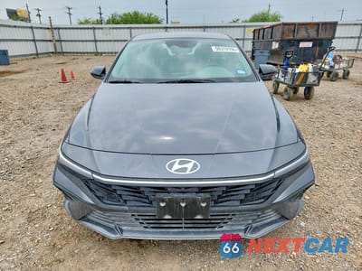Piąte zdjęcie samochodu w środku: 2025 HYUNDAI ELANTRA SEL SPORT VIN:KMHLM4DG9SU029603 - miniatura