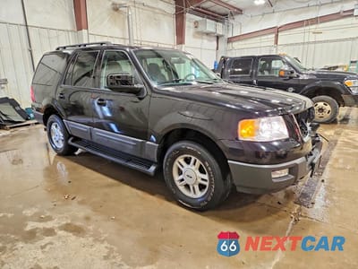 Czwarte zdjęcie samochodu z boku: 2005 FORD EXPEDITION XLT VIN:1FMPU16515LA44585 - miniatura