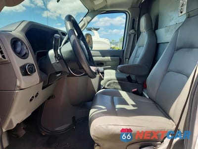 Zdjęcie 7 z 12 samochodu: 2022 FORD E450 BOX TRUCK VIN:1FDXE4FN5NDC09840 - miniatura
