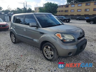 Czwarte zdjęcie samochodu z boku: 2010 KIA SOUL + VIN:KNDJT2A28A7163463 - miniatura