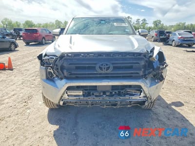 Piąte zdjęcie samochodu w środku: 2024 TOYOTA TACOMA SR5 VIN:3TMKB5FN0RM014123 - miniatura