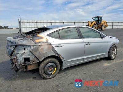Trzecie zdjęcie samochodu z tyłu: 2020 HYUNDAI ELANTRA SEL VIN:5NPD84LF4LH559950 - miniatura