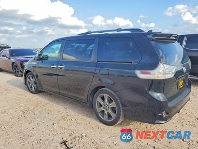 Drugie zdjęcie samochodu z przodu: 2018 TOYOTA SIENNA SE 8-PASSENGER VIN:5TDXZ3DCXJS916130 - miniatura