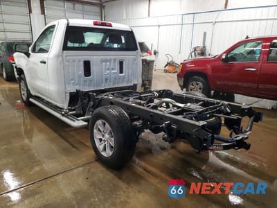 Drugie zdjęcie samochodu z przodu: 2025 CHEVROLET SILVERADO C1500 VIN:3GCNAAED0SG391590 - miniatura