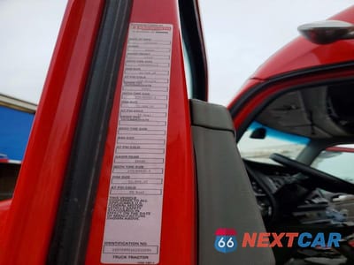 Zdjęcie 10 z 10 samochodu: 2019 KENWORTH CONSTRUCTION T680 VIN:1XKYD49X1KJ310240 - miniatura