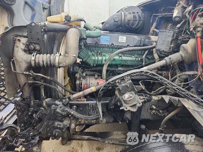 Zdjęcie 7 z 10 samochodu: 2016 VOLVO VNL SEMI TRUCK VIN:4V4NC9EH0GN941515 - miniatura