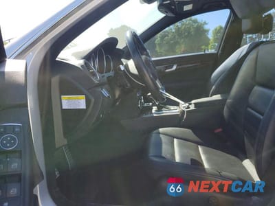 Zdjęcie 7 z 12 samochodu: 2013 MERCEDES-BENZ C 300 4MATIC VIN:WDDGF8AB3DG135939 - miniatura