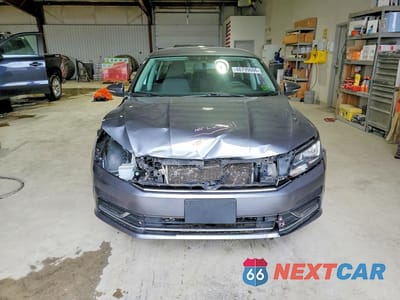 Piąte zdjęcie samochodu w środku: 2016 VOLKSWAGEN PASSAT S VIN:1VWAT7A33GC008399 - miniatura