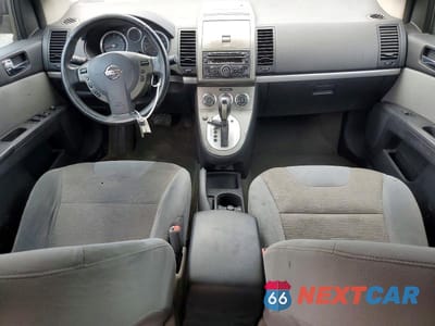 Zdjęcie 8 z 11 samochodu: 2010 NISSAN SENTRA 2.0 VIN:3N1AB6AP3AL724477 - miniatura