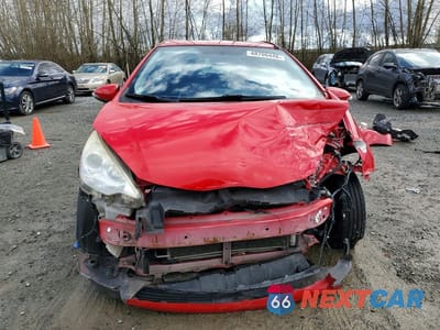 Piąte zdjęcie samochodu w środku: 2013 TOYOTA PRIUS C TWO VIN:JTDKDTB36D1535436 - miniatura