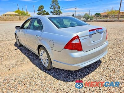 Trzecie zdjęcie samochodu z tyłu: 2010 FORD FUSION HYBRID VIN:3FADP0L30AR366647 - miniatura