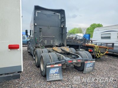 Trzecie zdjęcie samochodu z tyłu: 2019 PETERBILT 579 SEMI TRUCK VIN:1XPBDP9X2KD600910 - miniatura