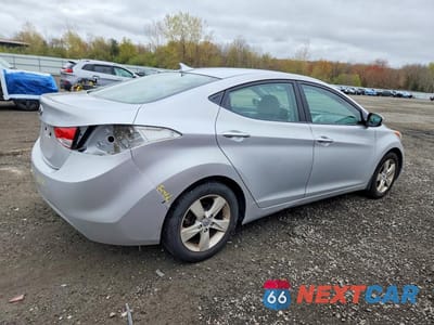 Trzecie zdjęcie samochodu z tyłu: 2013 HYUNDAI ELANTRA GLS VIN:KMHDH4AE0DU582770 - miniatura
