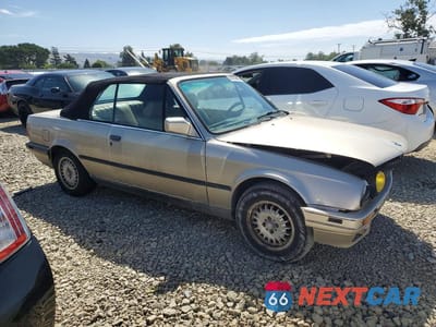 Czwarte zdjęcie samochodu z boku: 1991 BMW 318 I VIN:WBABA731XMEJ11079 - miniatura