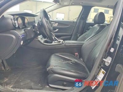 Zdjęcie 7 z 12 samochodu: 2018 MERCEDES-BENZ E 300 VIN:WDDZF4JB5JA382640 - miniatura