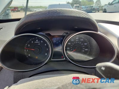 Zdjęcie 9 z 12 samochodu: 2017 HYUNDAI VELOSTER VALUE EDITION VIN:KMHTC6AD7HU320554 - miniatura