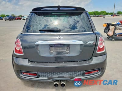 Zdjęcie 6 z 12 samochodu: 2011 MINI COOPER S VIN:WMWSV3C54BTY15934 - miniatura