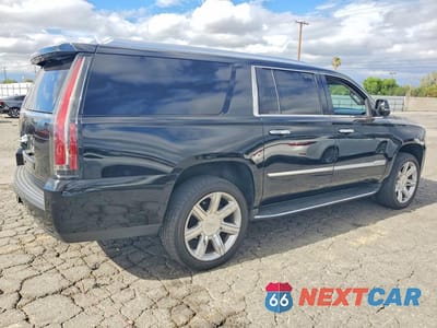 Trzecie zdjęcie samochodu z tyłu: 2020 CADILLAC ESCALADE ESV LUXURY VIN:1GYS3HKJ6LR184262 - miniatura