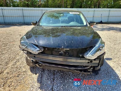 Piąte zdjęcie samochodu w środku: 2019 NISSAN SENTRA SR VIN:3N1AB7AP6KY441372 - miniatura
