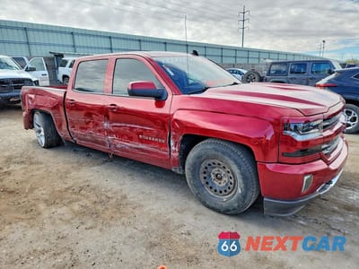 Czwarte zdjęcie samochodu z boku: 2018 CHEVROLET SILVERADO K1500 LT VIN:3GCUKRECXJG146826 - miniatura