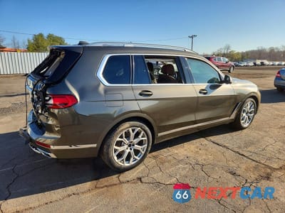 Trzecie zdjęcie samochodu z tyłu: 2022 BMW X7 XDRIVE40I VIN:5UXCW2C01N9L61256 - miniatura