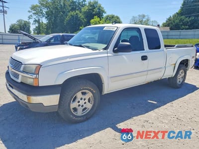 2004 CHEVROLET SILVERADO K1500 2GCEK19T941247899 - główne zdjęcie licytacji z USA - miniatura
