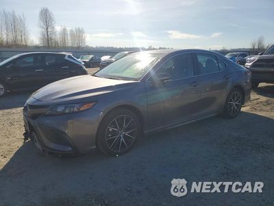 2024 TOYOTA CAMRY SE 4T1G11AK5RU192423 - główne zdjęcie licytacji z USA - miniatura