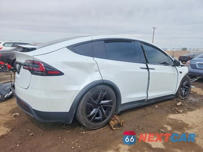 Trzecie zdjęcie samochodu z tyłu: 2026 TESLA MODEL X VIN:7SAXCBE52TF482548 - miniatura