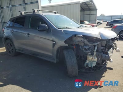 Czwarte zdjęcie samochodu z boku: 2021 MITSUBISHI OUTLANDER SPORT ES VIN:JA4APUAU0MU006141 - miniatura
