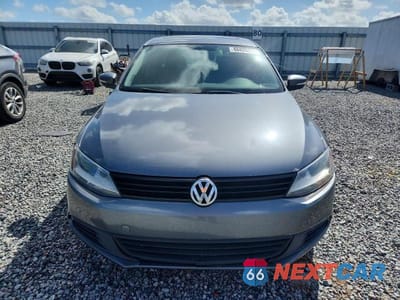 Piąte zdjęcie samochodu w środku: 2011 VOLKSWAGEN JETTA TDI VIN:3VWLL7AJ4BM111703 - miniatura