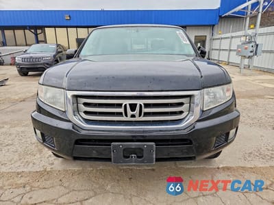 Piąte zdjęcie samochodu w środku: 2013 HONDA RIDGELINE RTS VIN:5FPYK1F48DB015387 - miniatura