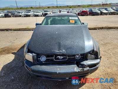 Piąte zdjęcie samochodu w środku: 2007 FORD MUSTANG VIN:1ZVFT80N975250262 - miniatura